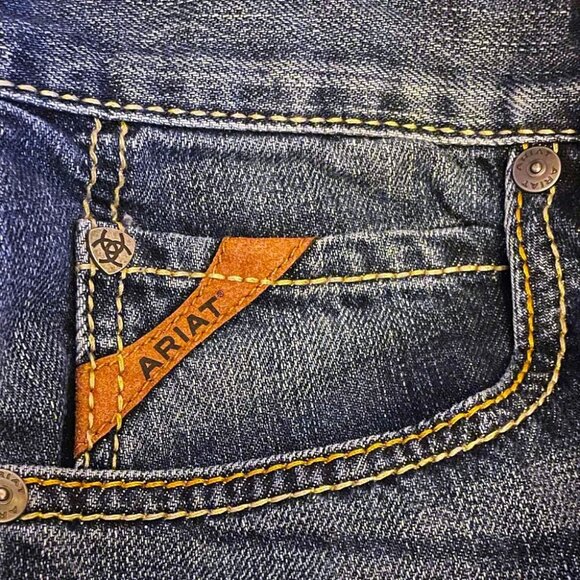 Ariat Mens M2 Traditional Relaxed Bootcut Bradford Dark Wash Jeans 32 x 36 NWT - Picture 2 of 9